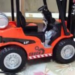 Jó játék a pedálos traktor