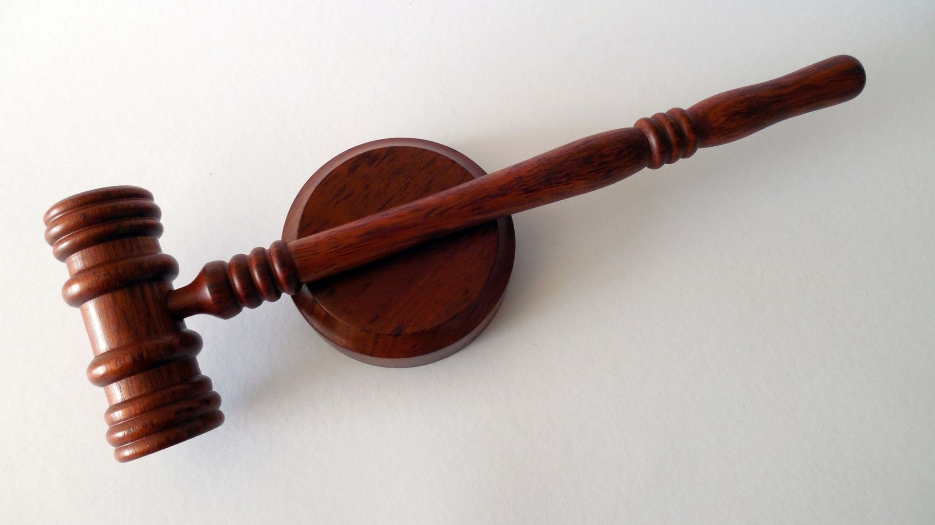 Ki támadhatja meg az ajándékozási szerződést és kilakoltatás menete